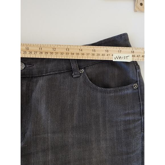 CHICO'S PLATINUM Gray Straight Leg Stretch Utility Denim Jeans SZ 2.5 (US L/14) - Picture 7 of 8